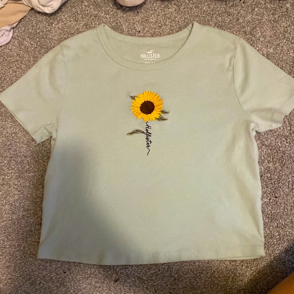 Hollister | Embroidered Sunflower Crop Baby Tee - Picture 1 of 1